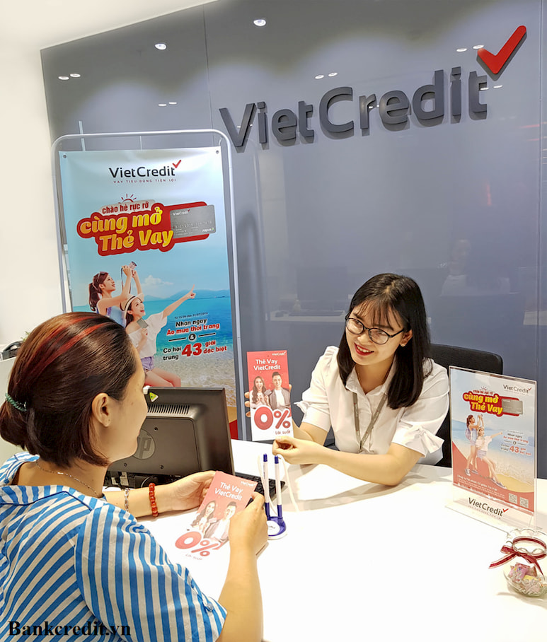 Người mở thẻ Vietcredit cần có thu nhập ổn định