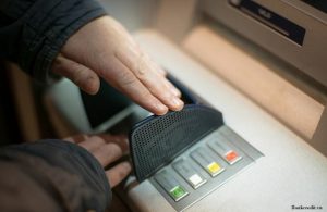 Mã pin thẻ ATM trong tiếng Anh gọi là Personal Identification Number