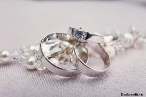 Bạch kim được biết đến với vai trò kép và được ứng dụng trong ngành công nghệ ô tô lẫn ngành kim loại