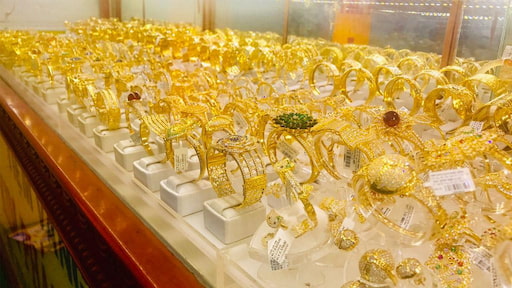 Mỗi sản phẩm vàng tại Kim Long sẽ có một mức giá mua bán khác nhau