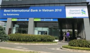 Ngân hàng Standard Chartered hiện đang sở hữu hàng trăm trụ sở giao dịch trên toàn thế giới