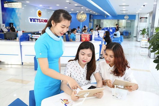 Khách hàng khi đến với VietBank sẽ được linh hoạt trong chọn cách thức nhận lãi suất lẫn thời điểm lãnh lãi