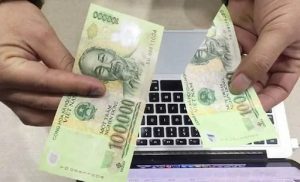 Đổi tiền rách ở ngân hàng được không?