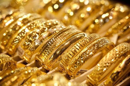 Bạn nên mua vàng để tích trữ hay đầu tư?