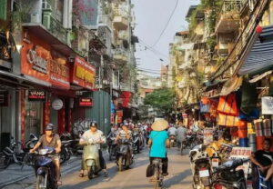 Phố Hà Trung là nơi có nhiều cửa hàng kinh doanh trong lĩnh vực đổi tiền ngoại tệ nhất