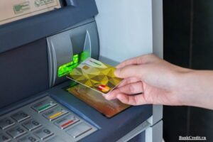 Rút Tiền Thẻ Tín Dụng Là Gì?
